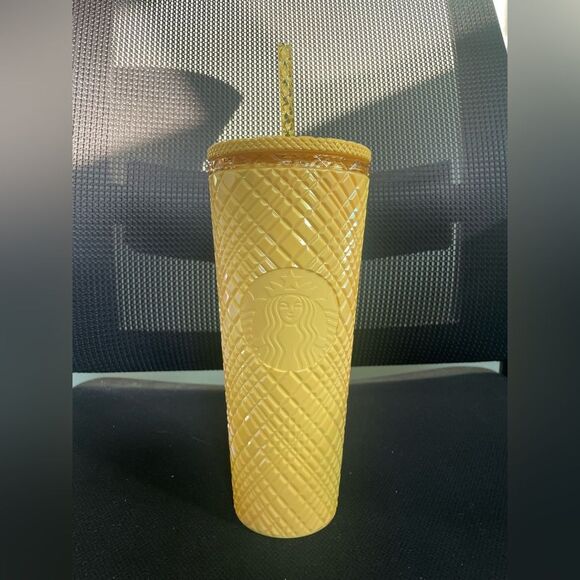 Starbucks Crystal Yellow 24oz Venti Cold Cup Tumbler NEW 2023 - Picture 1 of 7